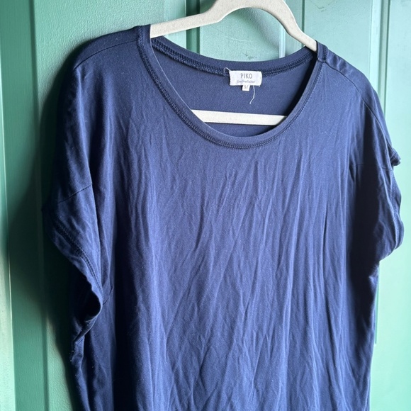 Piko medium navy blue top so soft - Picture 3 of 6